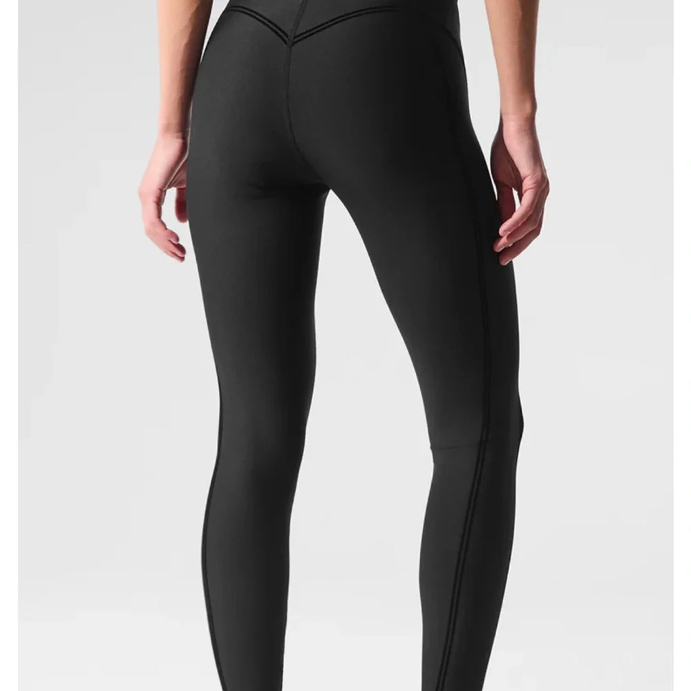 ALO Airlift High-Waist 7/8 Line Up Legging, Size S - Picture 2 of 8